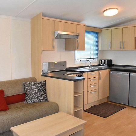 Hoburne Cotswold Hotell South Cerney Exteriör bild